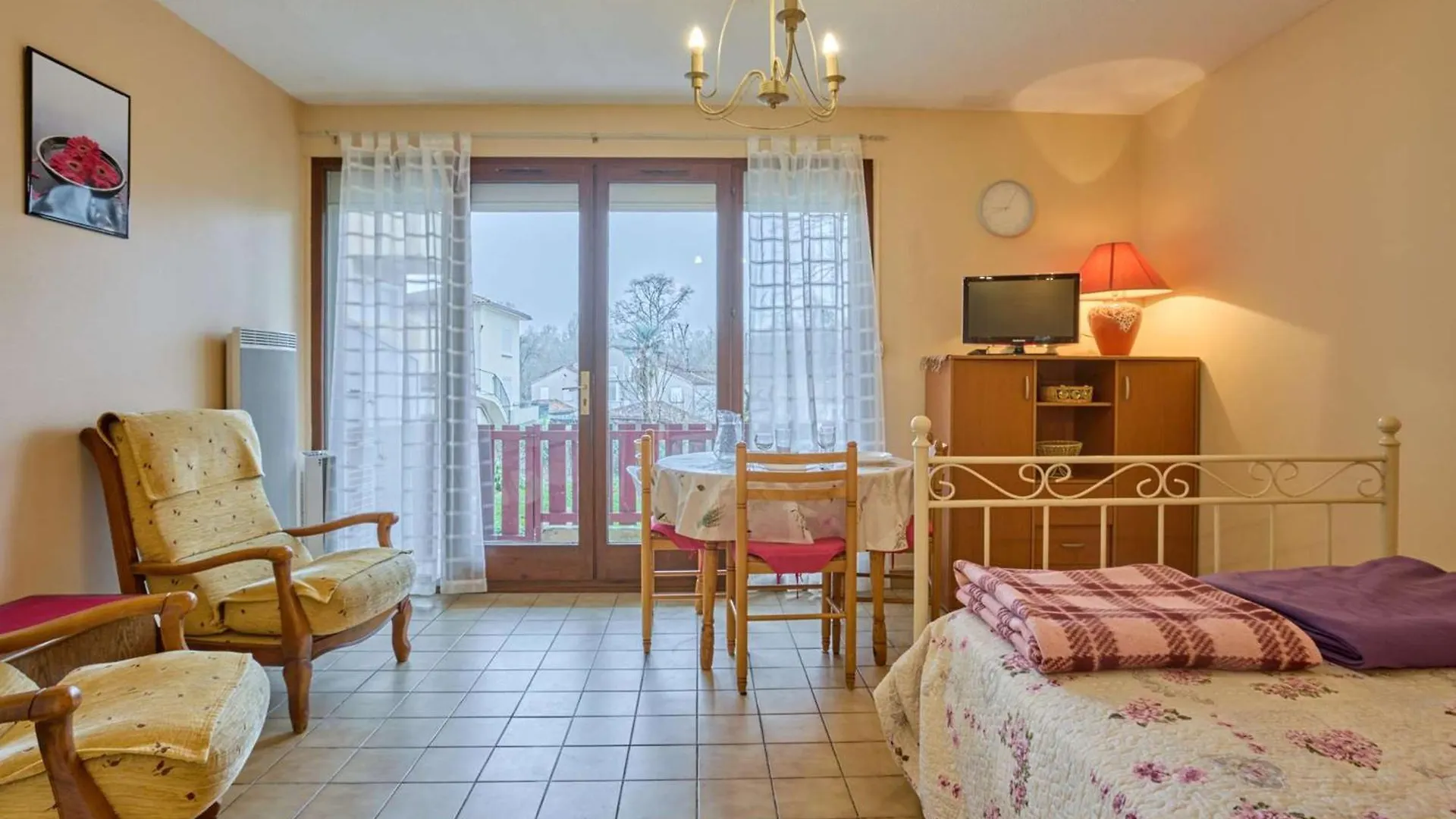 Appartement T1 Lumineux Avec Terrasse, Pour 2 Personnes - Wifi Gratuit - Fr-1-841-70 Barbotan-les-Thermes